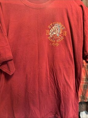 Source Unknown Red Sturgis Black Hills Rally 2018 Pocket Graphic Tee